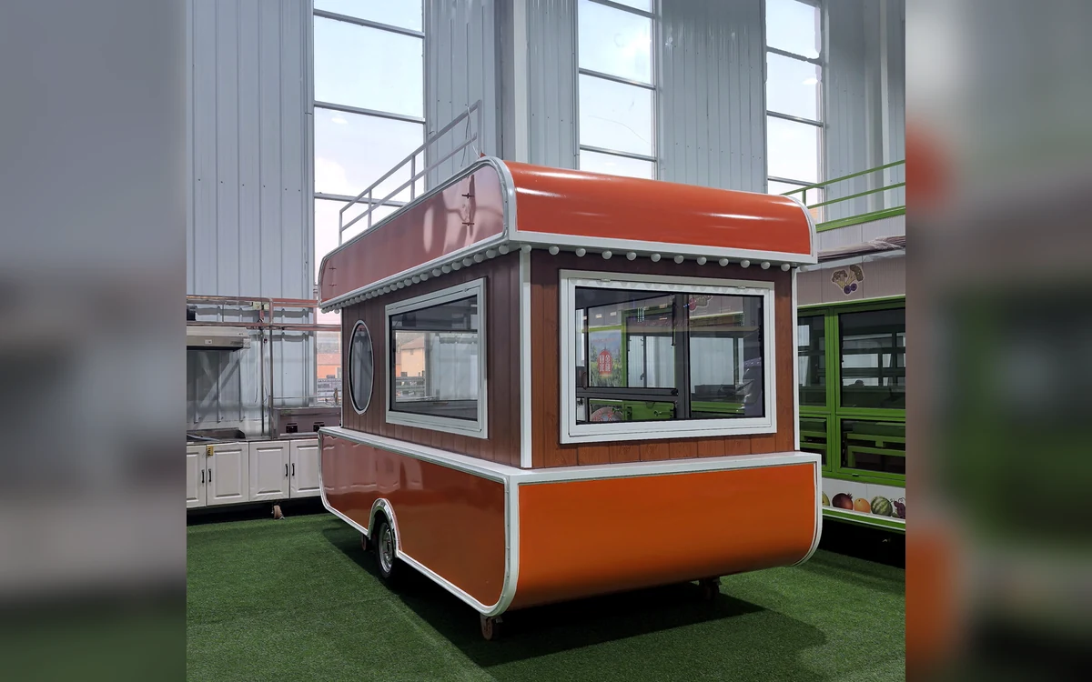 Food Truck & Mobile Kitchen angle 2